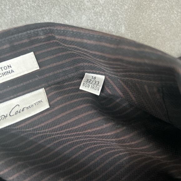 Kenneth Cole Button Up - Picture 3 of 4
